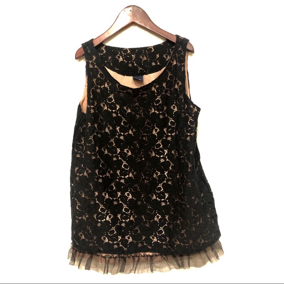 GAP Other - GAP Nude & Black Lace Top